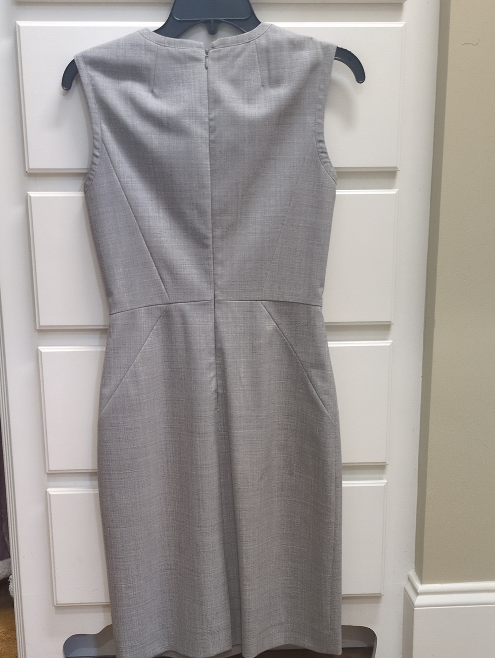 J. Crew Sleeveless Light Gray Knee Length Sheath Dress, Size 00, Great Condition - Picture 4 of 6